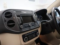 USED 2014 64 VOLKSWAGEN TIGUAN 2.0 MATCH TDI BLUEMOTION TECH 4MOTION DSG 5d 139 BHP STUNNING MAGNOLIA LEATHER LOW MILES HEATED SEATS  SATELITTE NAVIGATION