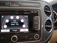 USED 2014 64 VOLKSWAGEN TIGUAN 2.0 MATCH TDI BLUEMOTION TECH 4MOTION DSG 5d 139 BHP STUNNING MAGNOLIA LEATHER LOW MILES HEATED SEATS  SATELITTE NAVIGATION