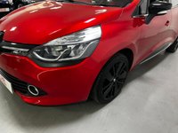 USED 2014 14 RENAULT CLIO 0.9 DYNAMIQUE S MEDIANAV ENERGY TCE S/S 5d 90 BHP * NAV * F & R PARK SENSORS * AIR CON * 17" ALLOYS " &pound;20 ROAD TAX *