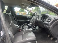 USED 2013 63 VOLVO V40 1.6 D2 SE NAV 5d 113 BHP 