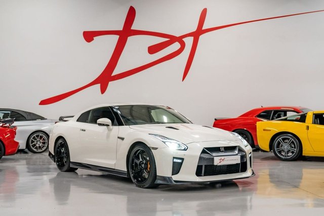 2016 66 Nissan GT-R 3.8 TRACK EDITION 2d 562 BHP MY17 