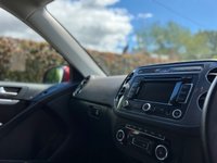 USED 2014 14 VOLKSWAGEN TIGUAN 2.0 MATCH TDI BLUEMOTION TECH 4MOTION DSG 5d 139 BHP Black Leather, Heated Seats