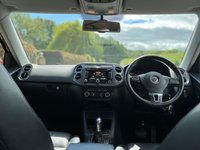 USED 2014 14 VOLKSWAGEN TIGUAN 2.0 MATCH TDI BLUEMOTION TECH 4MOTION DSG 5d 139 BHP Black Leather, Heated Seats