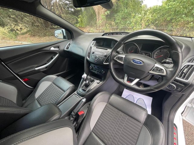 View our FORD FOCUS