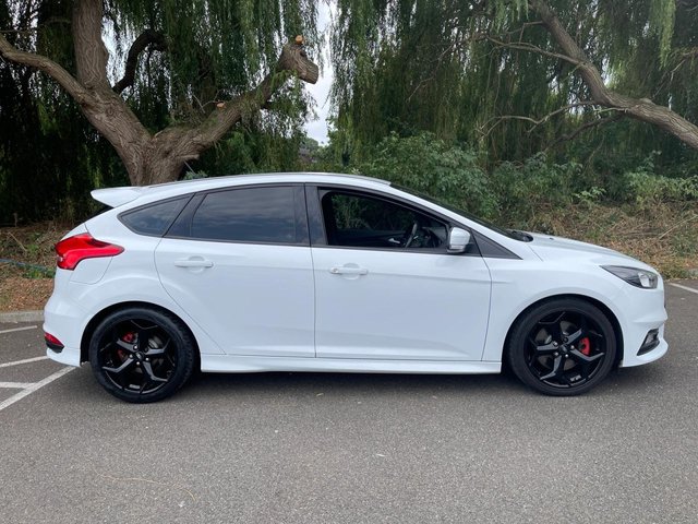 View our FORD FOCUS