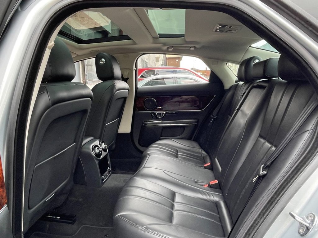 USED 2015 JAGUAR XJ 3.0 D V6 PREMIUM LUXURY 4d 275 BHP 