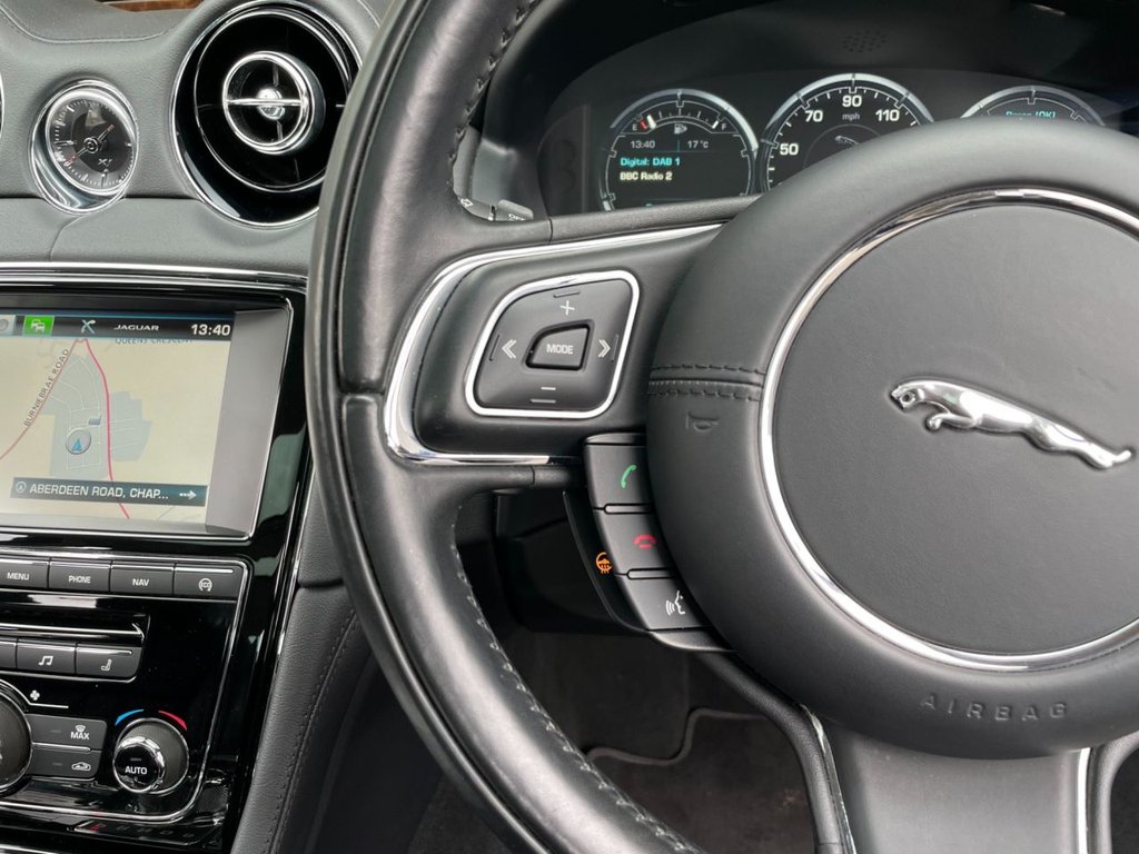 USED 2015 JAGUAR XJ 3.0 D V6 PREMIUM LUXURY 4d 275 BHP 