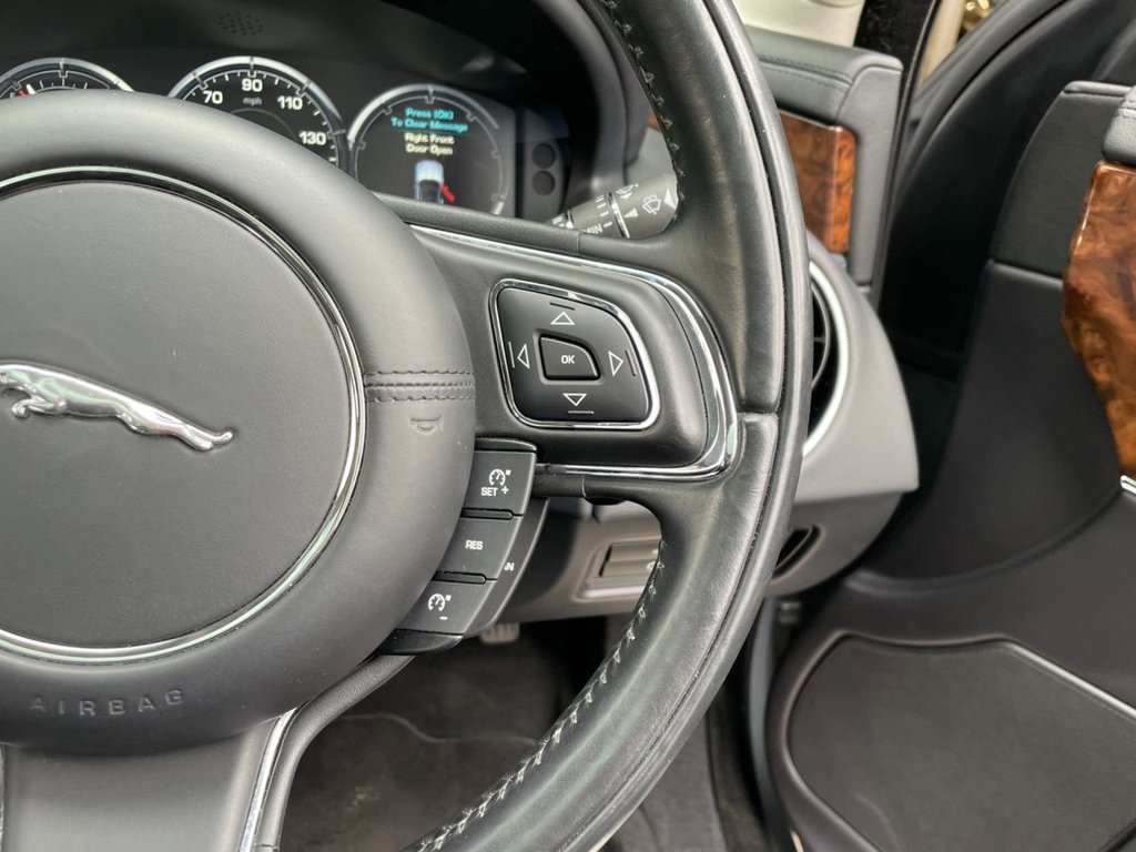USED 2015 JAGUAR XJ 3.0 D V6 PREMIUM LUXURY 4d 275 BHP 