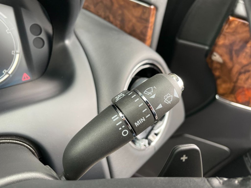USED 2015 JAGUAR XJ 3.0 D V6 PREMIUM LUXURY 4d 275 BHP 