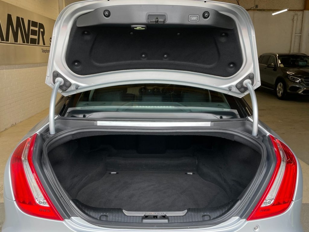 USED 2015 JAGUAR XJ 3.0 D V6 PREMIUM LUXURY 4d 275 BHP 