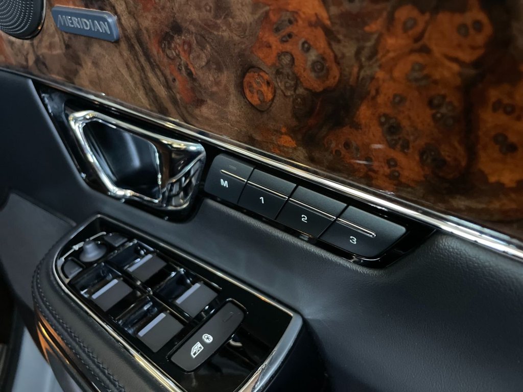 USED 2015 JAGUAR XJ 3.0 D V6 PREMIUM LUXURY 4d 275 BHP 