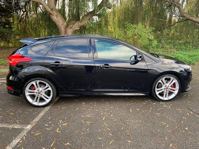 View our FORD FOCUS
