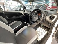 USED 2015 65 TOYOTA AYGO 1.0 VVT-I X-PLAY 5d 69 BHP 