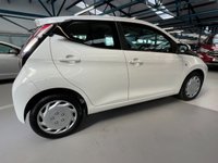 USED 2015 65 TOYOTA AYGO 1.0 VVT-I X-PLAY 5d 69 BHP 