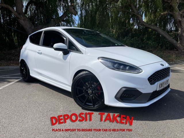 2019 19 FORD FIESTA 1.5 ST-3 3d 198 BHP ST PERFORMANCE PACK FROZEN WHITE LOW MILEAGE 19 PLATE