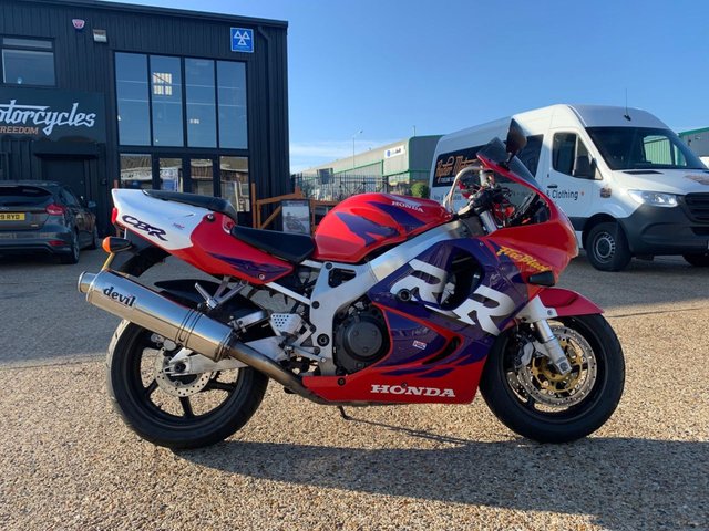 1999 T Honda Cbr900rr Fireblade 918cc