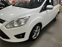 USED 2014 14 FORD GRAND C-MAX 1.0 TITANIUM X 5d 124 BHP * PARK SENSORS *17" ALLOYS * 7 SEATS * PAN ROOF * CLIMATE *