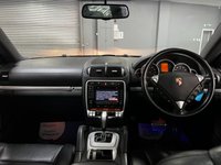 USED 2007 07 PORSCHE CAYENNE 4.8 S TIPTRONIC S 5d 385 BHP * NAV * KEYLESS ENTRY * PRIVACY * PAN ROOF * CLIMATE * FRONT SPORT SEATS *
