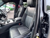 USED 2017 67 LAND ROVER RANGE ROVER VELAR 2.0 R-DYNAMIC SE 5d 238 BHP 20" Alloy Wheels, Meridian Sound