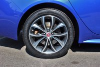 USED 2017 17 JAGUAR XF 2.0 R-SPORT 4d 177 BHP 2 Owners, 2 Services, Over &pound;4000 Extras, Parking Sensors, Taurus Leather, Nav, Diamond-Cut Alloys