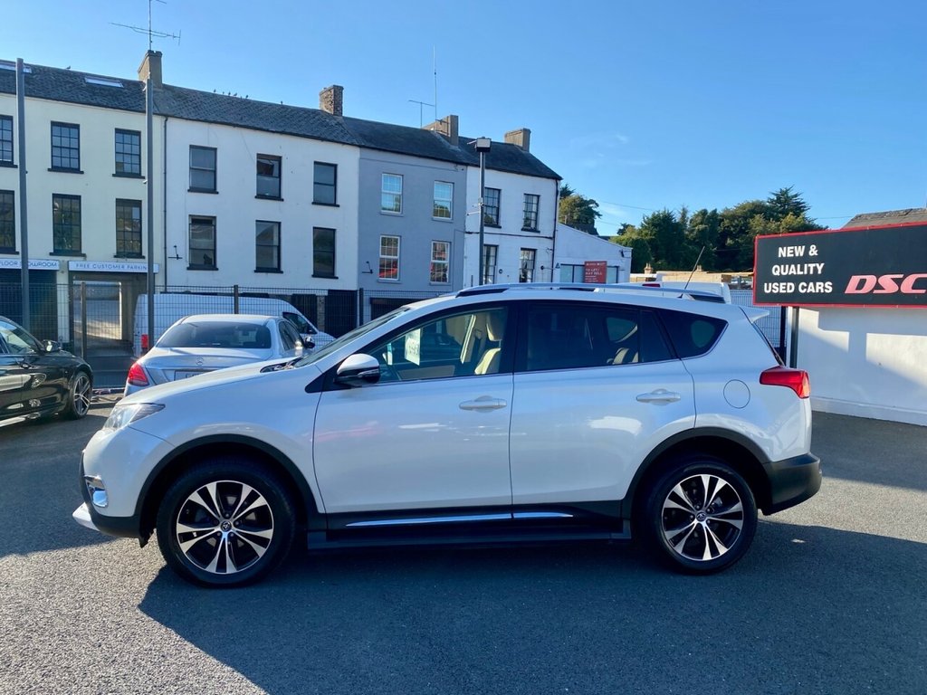 USED 2015 15 TOYOTA RAV4 2.2 D-4D INVINCIBLE 5d 150 BHP VERY HIGH SPEC,MUST BE SEEN