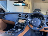 USED 2013 13 JAGUAR XJ 3.0 D V6 PORTFOLIO 4d 275 BHP 