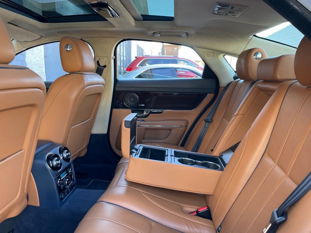 USED 2013 13 JAGUAR XJ 3.0 D V6 PORTFOLIO 4d 275 BHP 