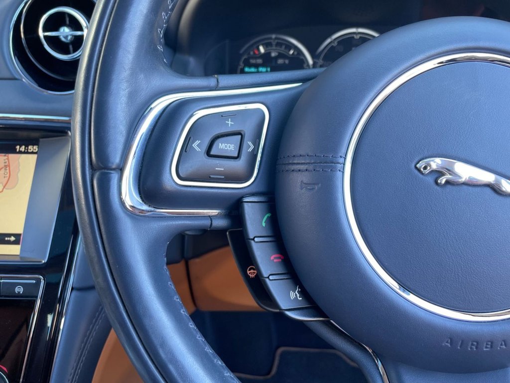 USED 2013 13 JAGUAR XJ 3.0 D V6 PORTFOLIO 4d 275 BHP 