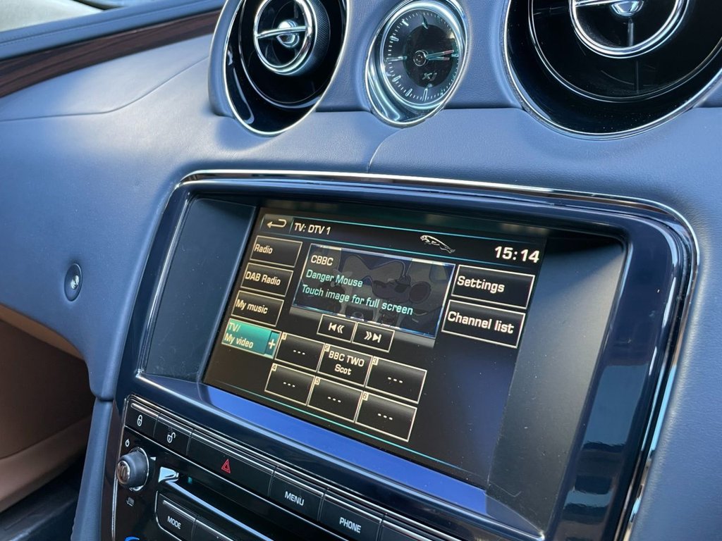 USED 2013 13 JAGUAR XJ 3.0 D V6 PORTFOLIO 4d 275 BHP 