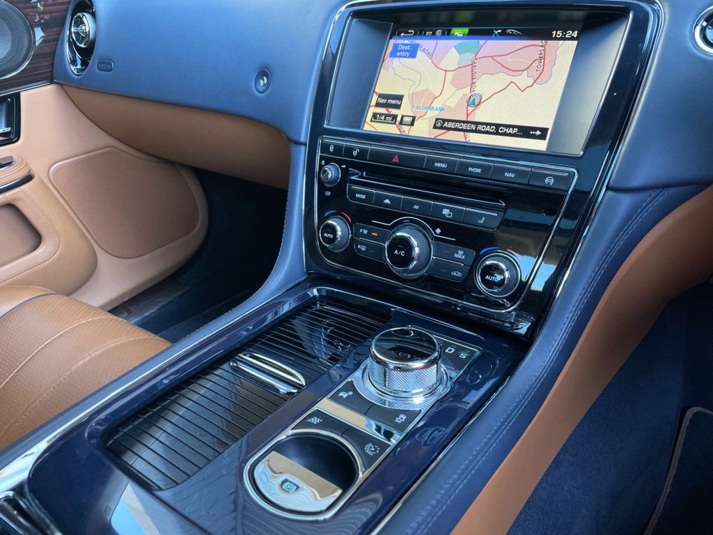 USED 2013 13 JAGUAR XJ 3.0 D V6 PORTFOLIO 4d 275 BHP 