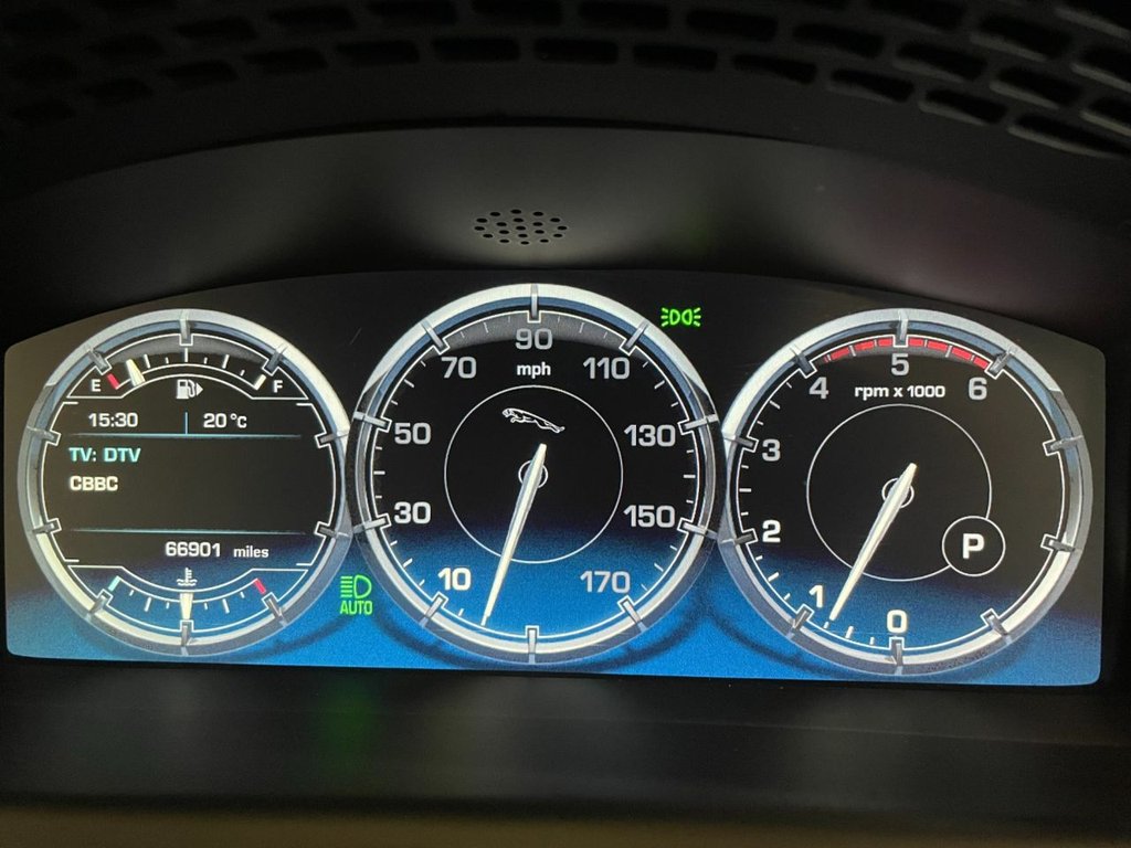 USED 2013 13 JAGUAR XJ 3.0 D V6 PORTFOLIO 4d 275 BHP 