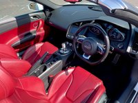 USED 2011 R AUDI R8 5.2 SPYDER V10 QUATTRO 2d 519 BHP 
