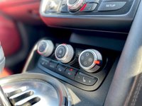 USED 2011 R AUDI R8 5.2 SPYDER V10 QUATTRO 2d 519 BHP 