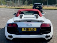 USED 2011 R AUDI R8 5.2 SPYDER V10 QUATTRO 2d 519 BHP 