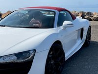 USED 2011 R AUDI R8 5.2 SPYDER V10 QUATTRO 2d 519 BHP 