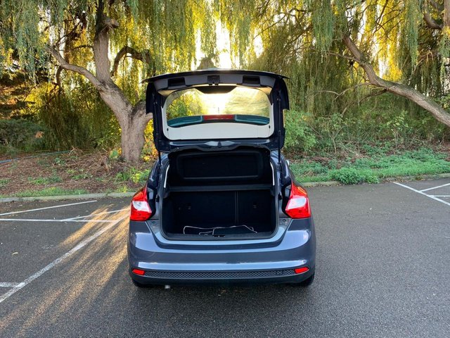 View our FORD FOCUS