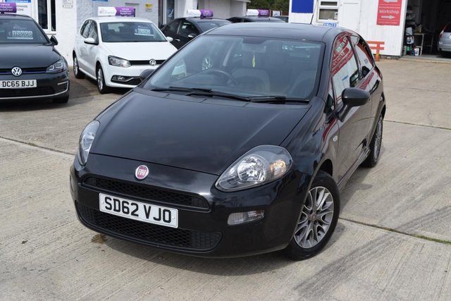 2012 62 Fiat Punto 1.4 GBT 3d 77 BHP