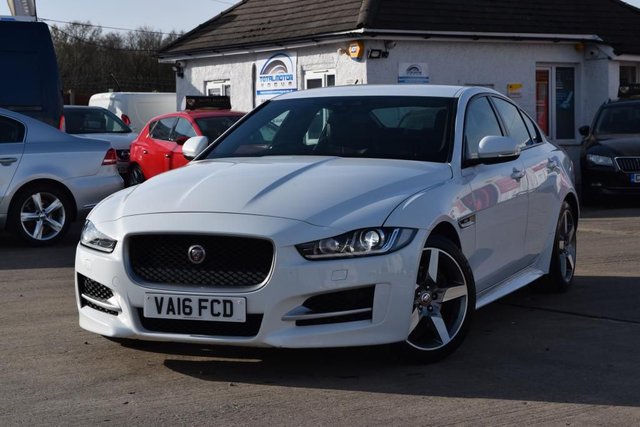 2016 16 Jaguar Xe 2.0 R-SPORT 4d 178 BHP