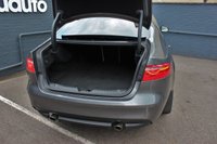 USED 2018 18 JAGUAR XF 2.0 PORTFOLIO 4d 247 BHP 1 Owner, Full Jaguar History, Over &pound;5000 of Extras