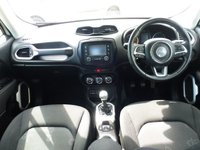 USED 2016 16 JEEP RENEGADE 1.6 M-JET LONGITUDE 5d 118 BHP www.suffolkcarcentre.co.uk - Located at Reydon
