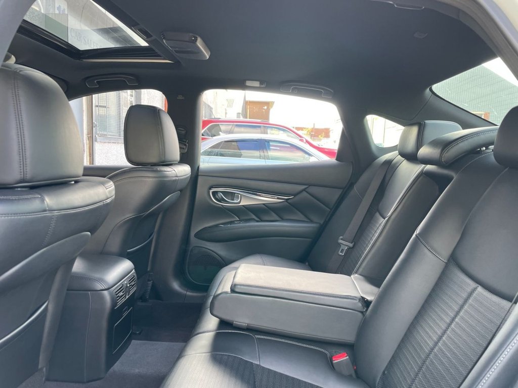 USED 2014 64 INFINITI Q70 3.5 GT HYBRID 4d 306 BHP 