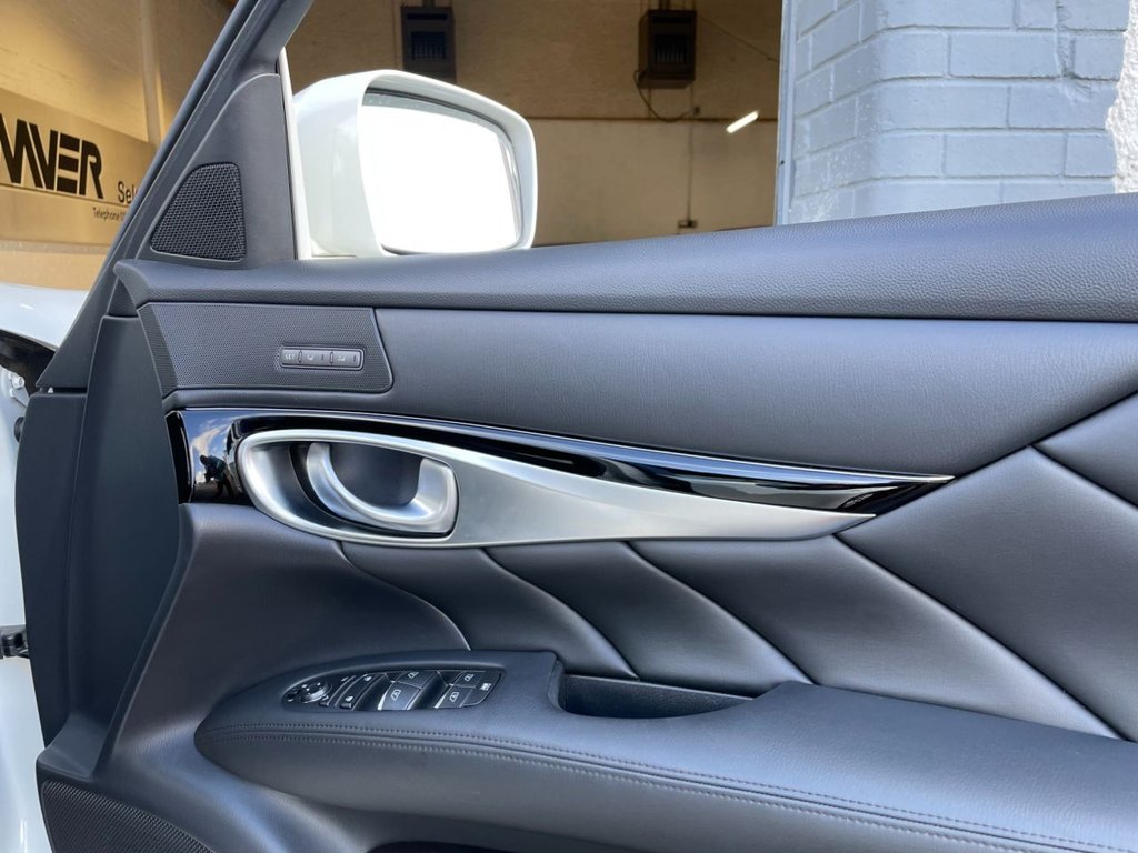 USED 2014 64 INFINITI Q70 3.5 GT HYBRID 4d 306 BHP 