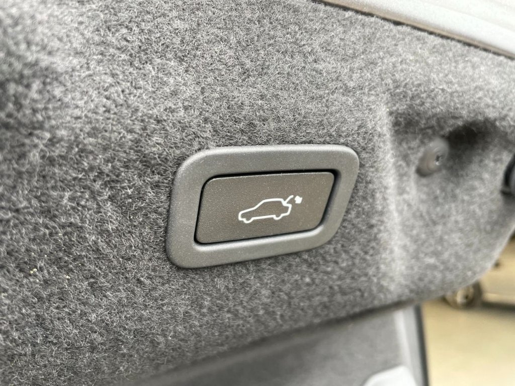 USED 2015 65 JAGUAR XE 2.0 GTDI PORTFOLIO 4d 237 BHP 