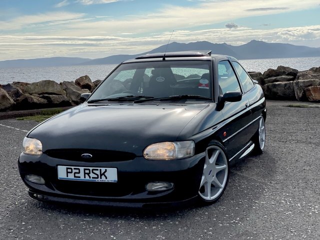1996 P Ford Escort 2.0 RS 2000 16 3d 148 BHP
