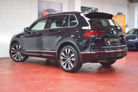 USED 2018 18 VOLKSWAGEN TIGUAN 2.0 R-LINE TDI BMT 4MOTION DSG 5d 188 BHP PAN ROOF / CARPLAY / DIGI DASH