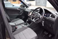 USED 2018 18 VOLKSWAGEN TIGUAN 2.0 R-LINE TDI BMT 4MOTION DSG 5d 188 BHP PAN ROOF / CARPLAY / DIGI DASH