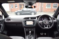 USED 2018 18 VOLKSWAGEN TIGUAN 2.0 R-LINE TDI BMT 4MOTION DSG 5d 188 BHP PAN ROOF / CARPLAY / DIGI DASH