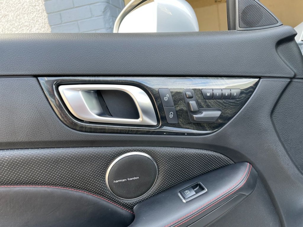 USED 2011 61 MERCEDES-BENZ SLK 1.8 SLK250 BLUEEFFICIENCY AMG SPORT ED125 2d 204 BHP 
