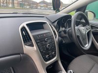 USED 2011 11 VAUXHALL ASTRA 1.6 EXCLUSIV 5d 113 BHP DRIVES VERY WELL