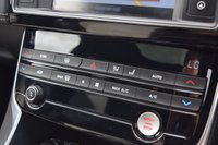USED 2017 17 JAGUAR XE 2.0 R-SPORT INGENIUM 4d 198 BHP 